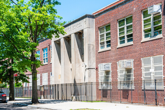 At P.S. 184 - Flushing Manor  69% of students are at least proficient in reading.