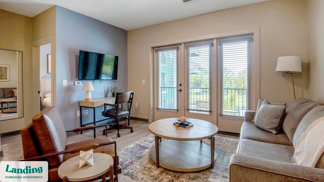 645 N Front St unit 452, Memphis, TN 38107 - photo 2