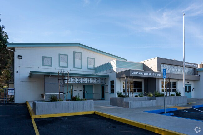 Lipman Middle School supports the higher education of his students in Brisbane.