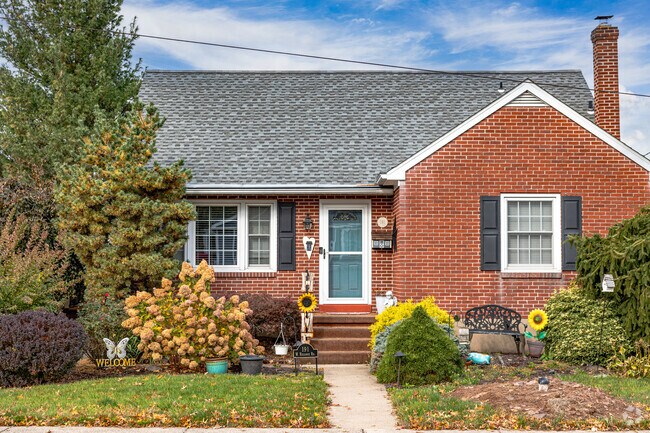 Brick cottages in Telford sit on small, landscaped lots.