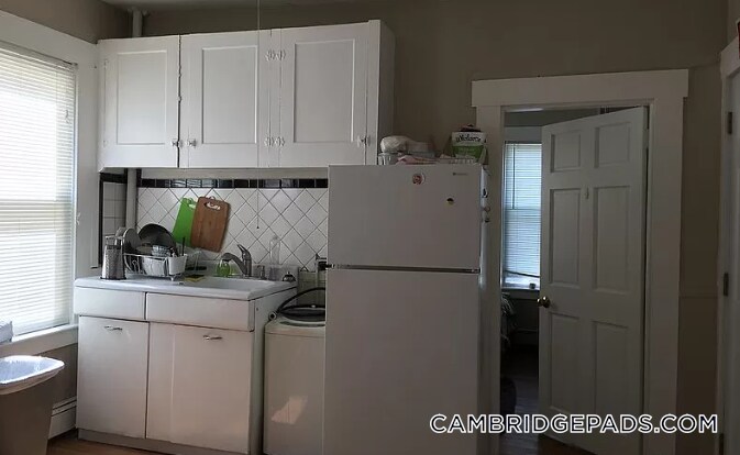 359 Windsor St unit 3, Cambridge, MA 02141 - photo 1