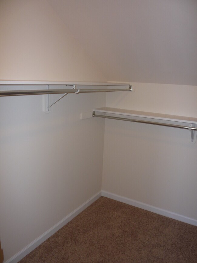 215 N 6th St unit 2, Emmaus, PA 18049 - photo 6