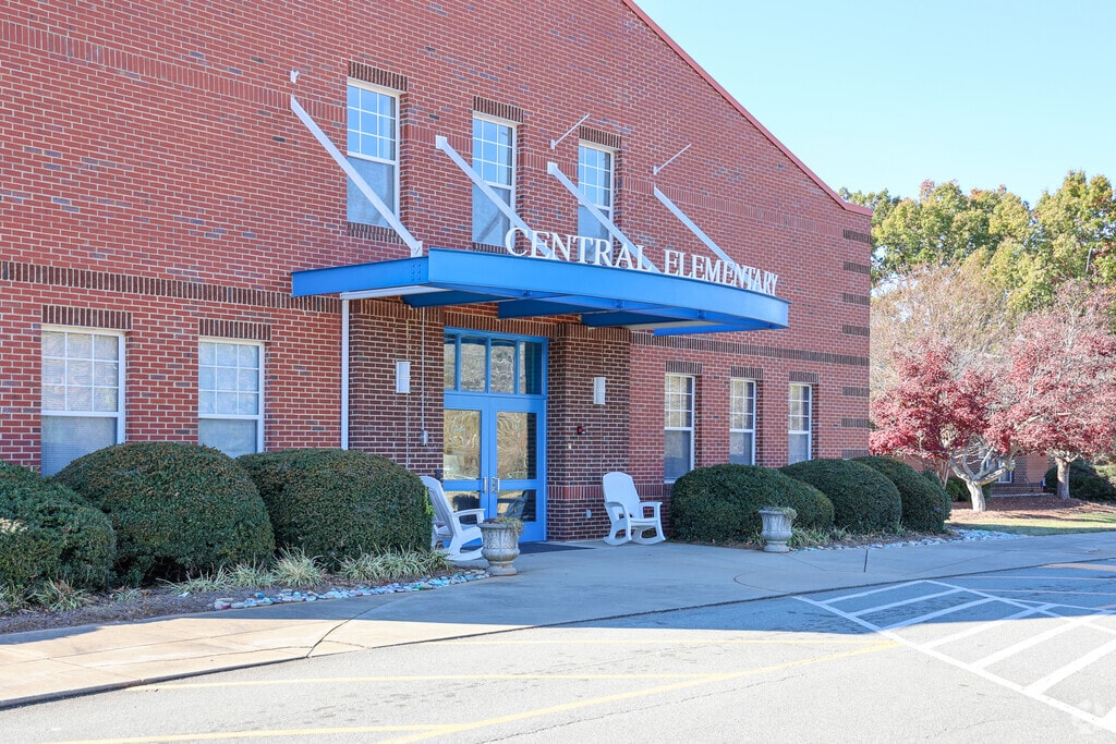 The entrance to Central Elementary School in Iredell County.
