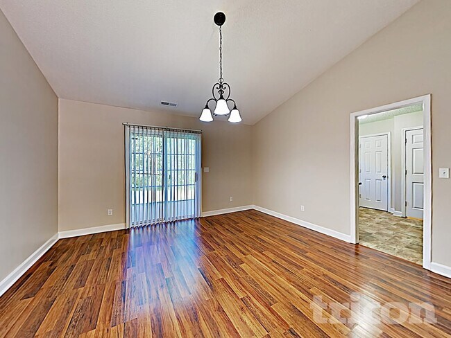 11110 Nolet Ct, Charlotte, NC 28215 - photo 6