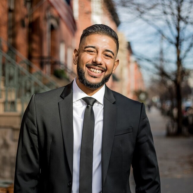 Agent Photo