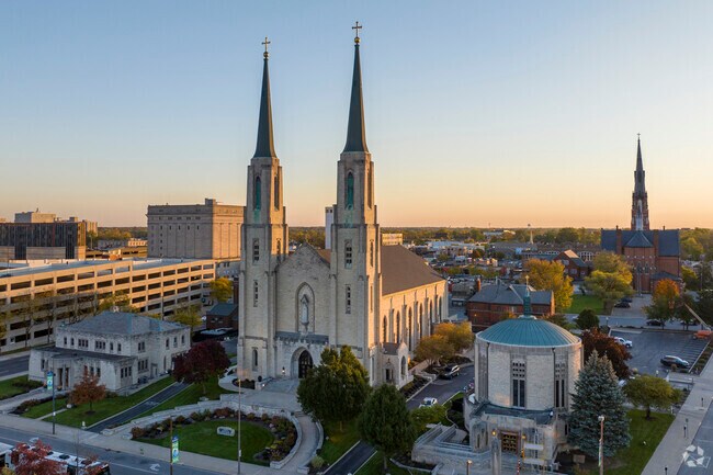 Poplar residents are close to downtown Fort Wayne's historic sites and other attractions.