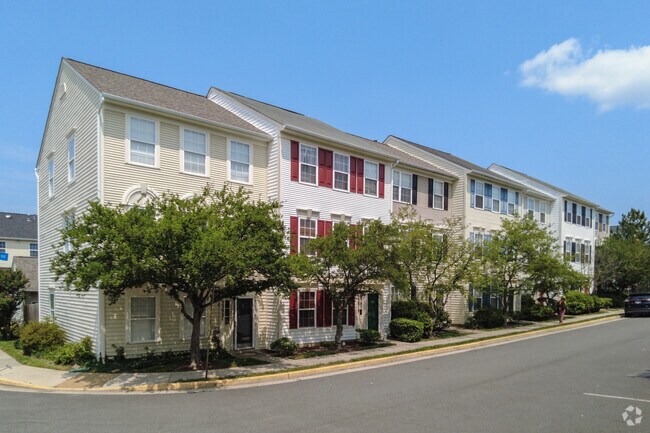 Beautiful treelined townhomes in Oak Grove neighborhood.