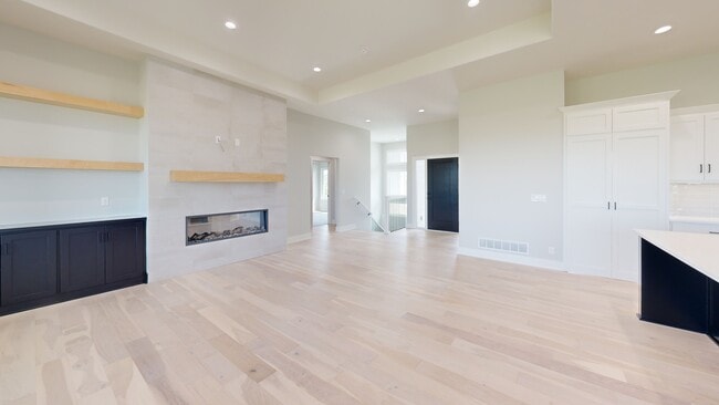 5408 N 213th St, Elkhorn, NE 68022 - photo 2