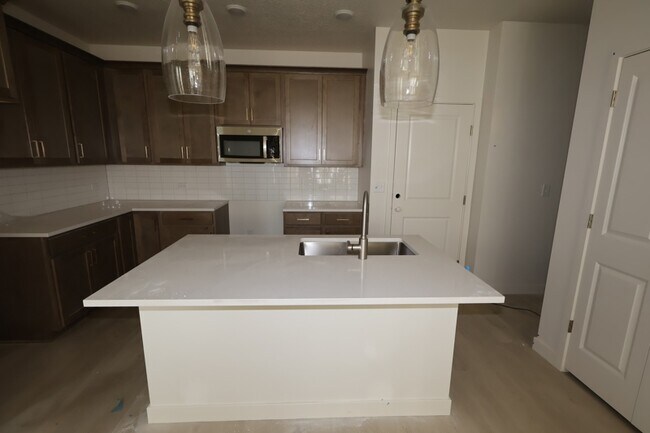 4817 Pocosin Ct, Highland, UT 84003 - photo 6