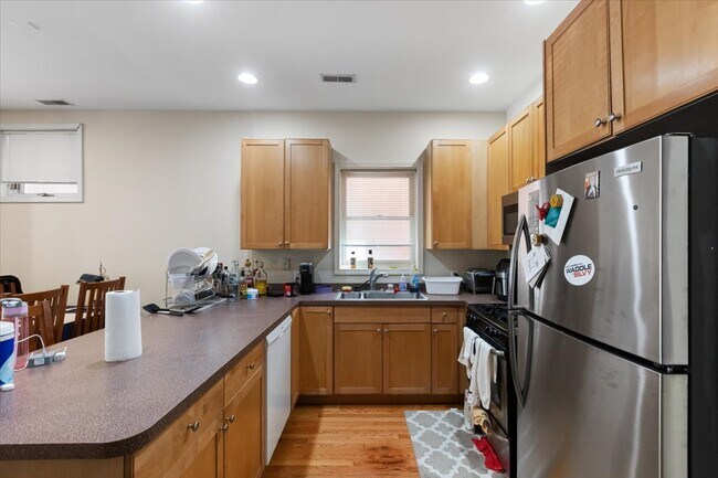 2338 N Greenview Ave unit 1, Chicago, IL 60614 - photo 3