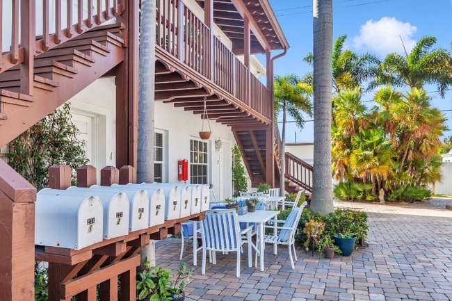 224 Conniston Rd unit 2, West Palm Beach, FL 33405 - photo 2