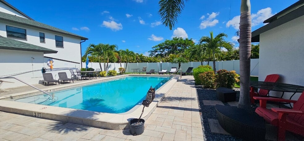 1429 Cape Coral Pkwy W unit 5, Cape Coral, FL 33914 - photo 1