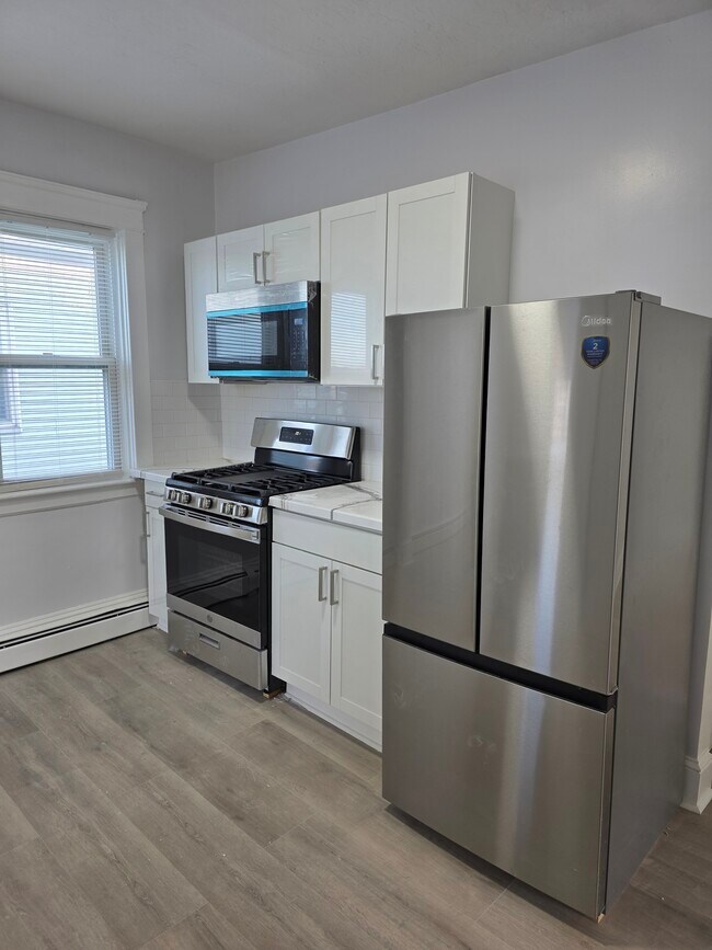 267 New York Ave unit Sevond FL, Providence, RI 02905 - photo 3