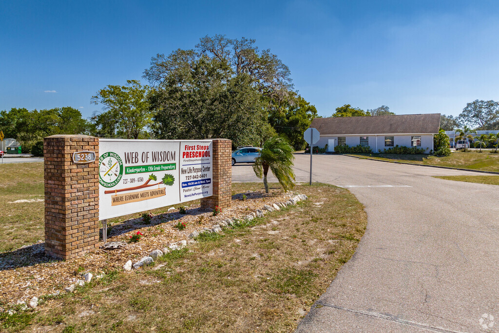 Web of Wisdom Wow has 102 students in grades K-12 with a student-teacher ratio of 7 to 1.