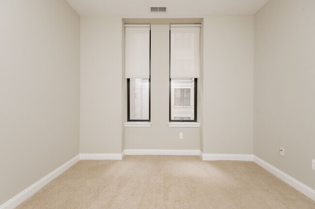 1001 Chestnut St unit 405W, Philadelphia, PA 19107 - photo 4