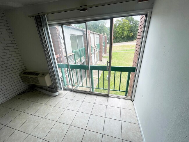 Naples Apartments, Naples, TX 75568 - photo 3