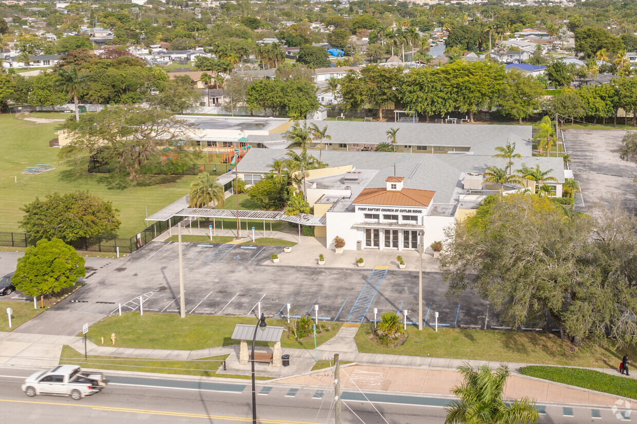 Cutler Ridge Park Building