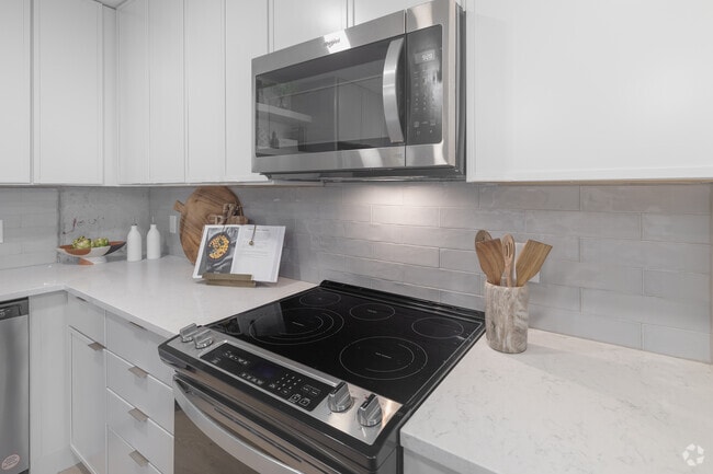 2BR, 2BA - 1,038SF - Kitchen
