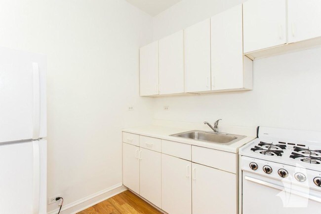 540 W Wellington Ave unit 212R, Chicago, IL 60657 - photo 6