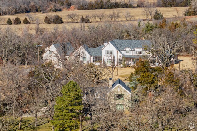 Homes at Lake Aluma are covered by trees, providing privacy.