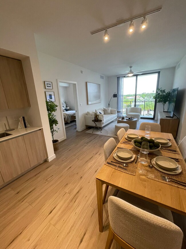 520 W 79th St unit C1, Hialeah, FL 33014 - photo 2