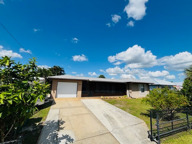 27064 Omni Ln, Punta Gorda, FL 33983 - photo 3