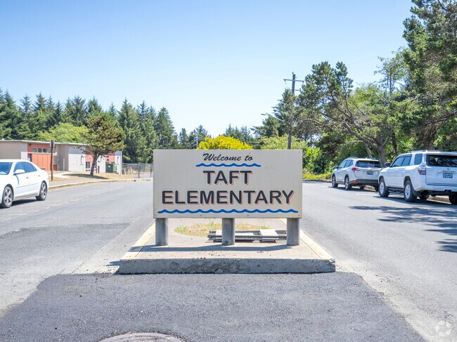 The signage of Taft Elementary in Lincoln City, Oregon.