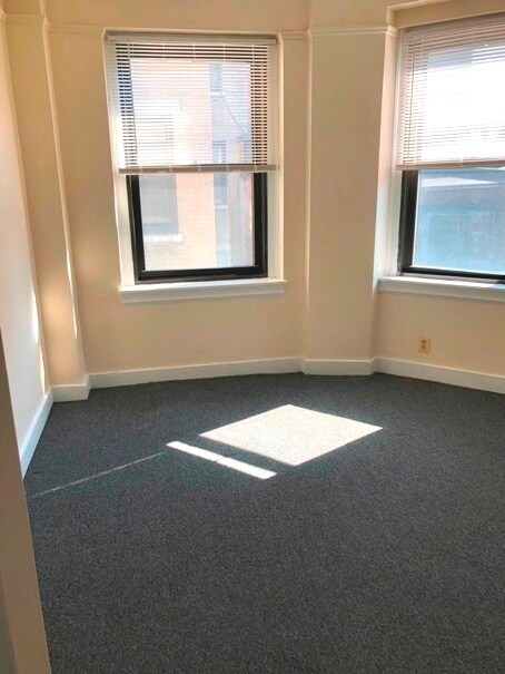 477 Commonwealth Ave unit 202, Boston, MA 02215 - photo 3