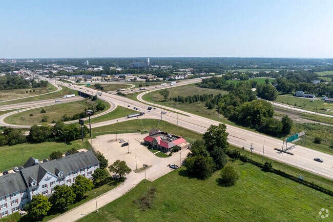 The interstate transports Oakswoods residents rapidly across the city with several interchanges.