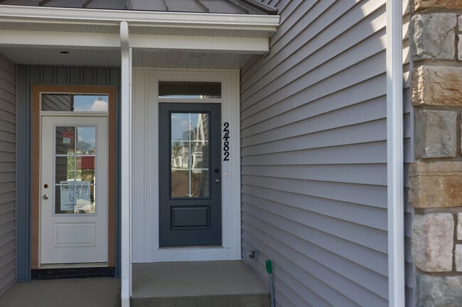 2582 Spring Water Circle St unit 36485249, Lancaster, PA 17601 - photo 4