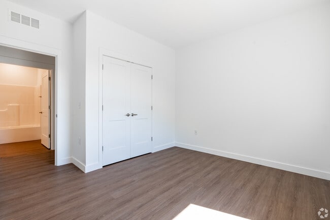 Galena Commons, Floyds Knobs, IN 47119 - photo 5