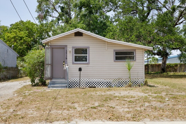 1715 14th St S unit 1715 14th St S, St. Petersburg, FL 33705 - photo 4