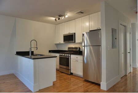 4 Osgood St unit 2, Somerville, MA 02143 - photo 4