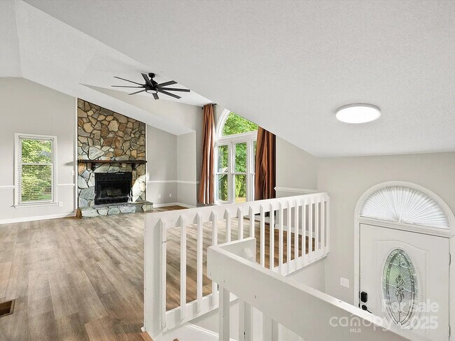 3124 5th Street Place NE, Hickory, NC 28601 - photo 5