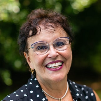 Suzanne Dana