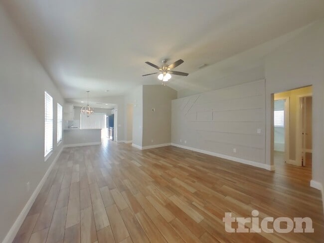 10123 41st Ct E, Parrish, FL 34219 - photo 2