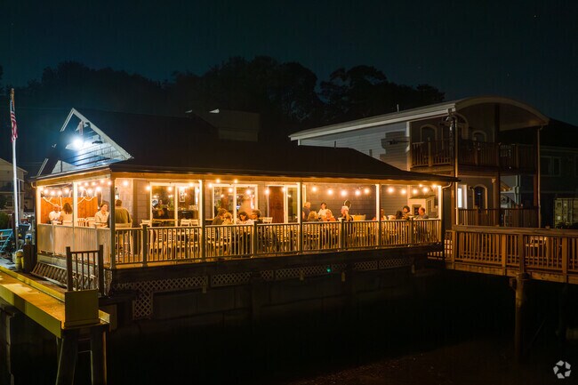 Fair Haven Oyster Company is perfect for fresh oysters and drinks on the water in Fair Haven.