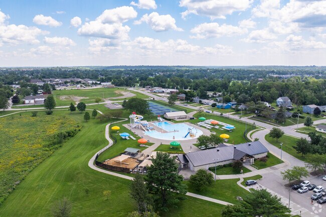 Kenwood Park families can spend an afternoon at the Noelridge Park Aquatic Center.