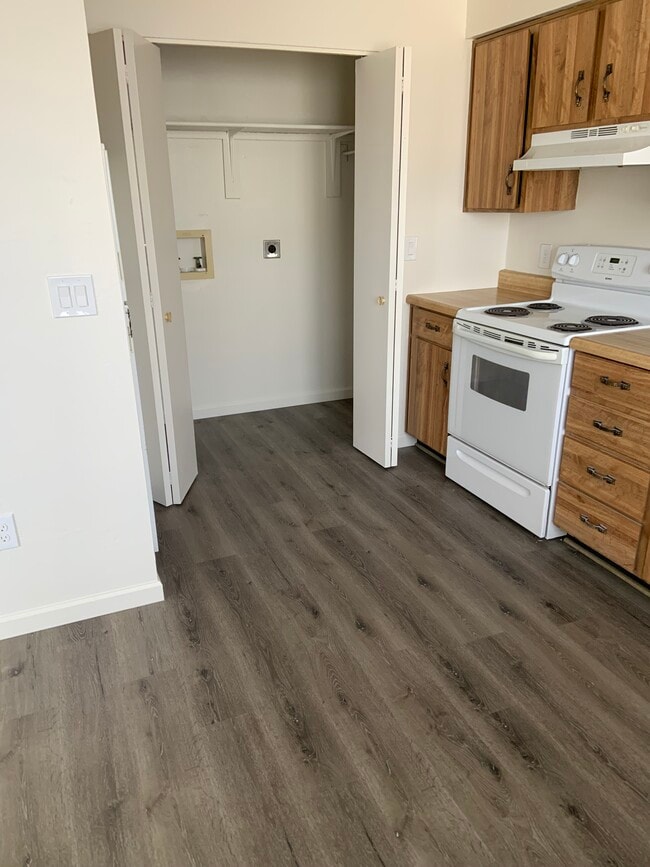 3198 N Bumblebee Dr unit C, Prescott Valley, AZ 86314 - photo 4