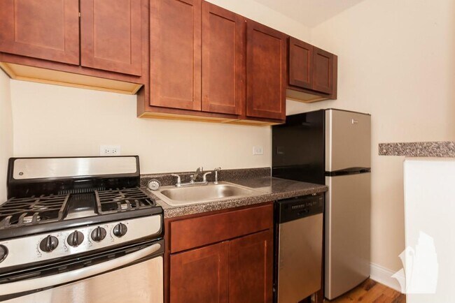 818 W Diversey Pkwy unit C, Chicago, IL 60614 - photo 7