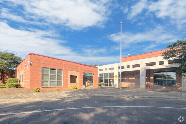 Reid Park Elementary provides early education to young learners of Reid Park.