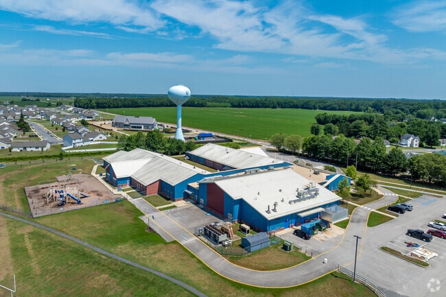 Lake Forest South Elementary School has a student teacher ratio of 12 to 1.