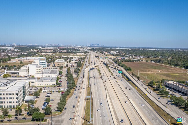 Highway 288 connects Silverlake commuters to Downtown Houston.