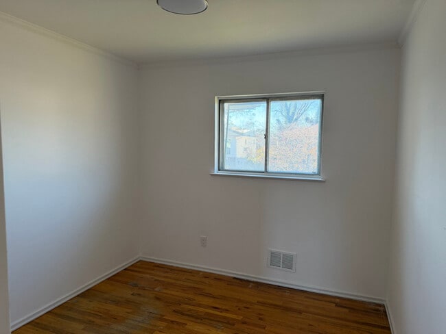 280 Pemaco Ln unit 1B, Uniondale, NY 11553 - photo 6