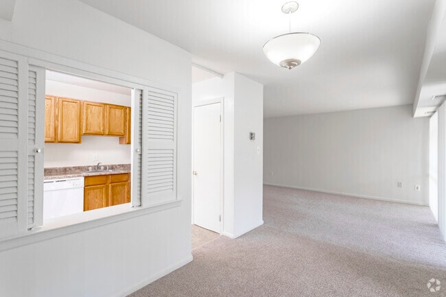 Heritage Square Apartments, New Carrollton, MD 20784 - photo 4