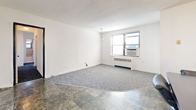 Ridgewood Gardens unit 6P, Maspeth, NY 11378 - photo 2