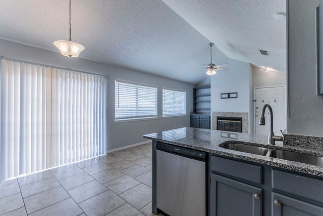 10254 Dover Ridge unit 206, San Antonio, TX 78250 - photo 7