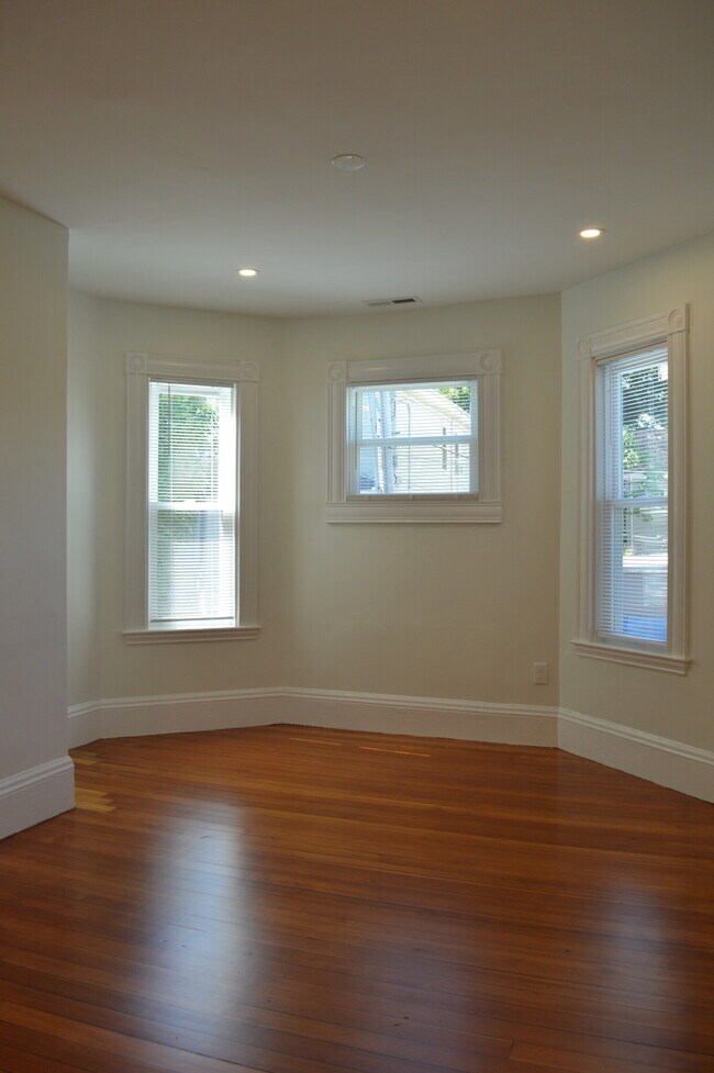 370 Centre St unit 3, Jamaica Plain, MA 02130 - photo 7