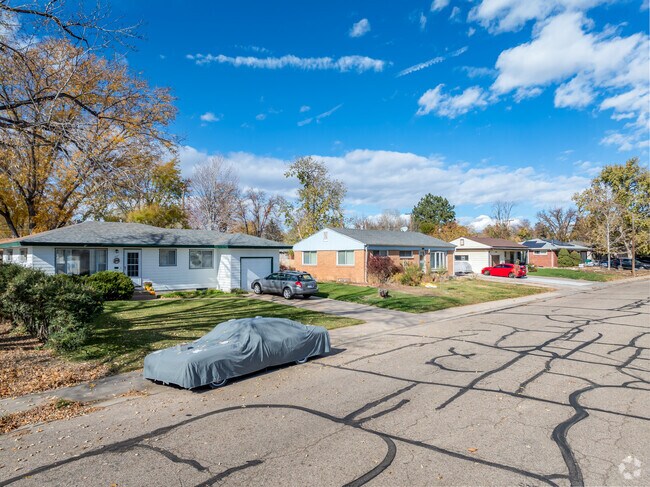 Modest ranch-style homes were built in the 1950s and 1960s in the Farr neighborhood.