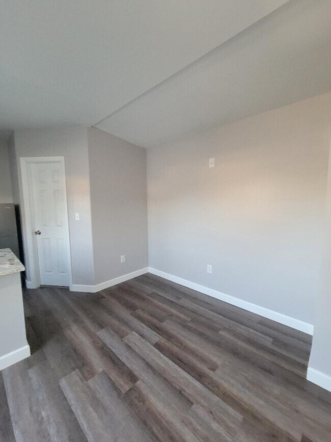 19720 NW 40th Ct unit efficiency, Miami Gardens, FL 33055 - photo 6